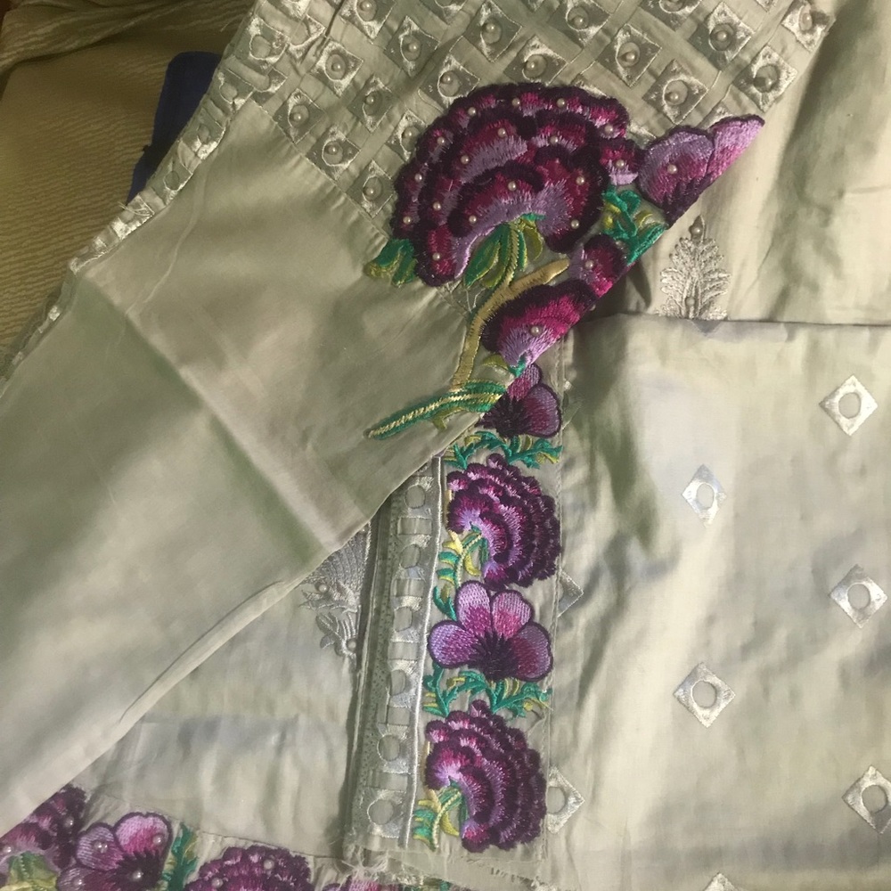 Dress - Picture 4 of 7